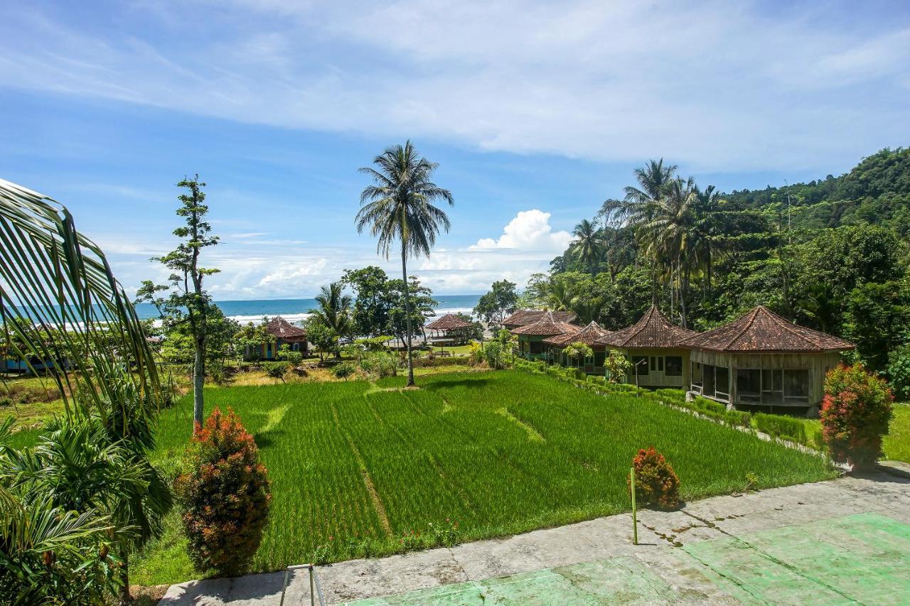 Oyo 2246 Anjung Bang Oking Hotel & Resort Pasarpulaupisang Zewnętrze zdjęcie